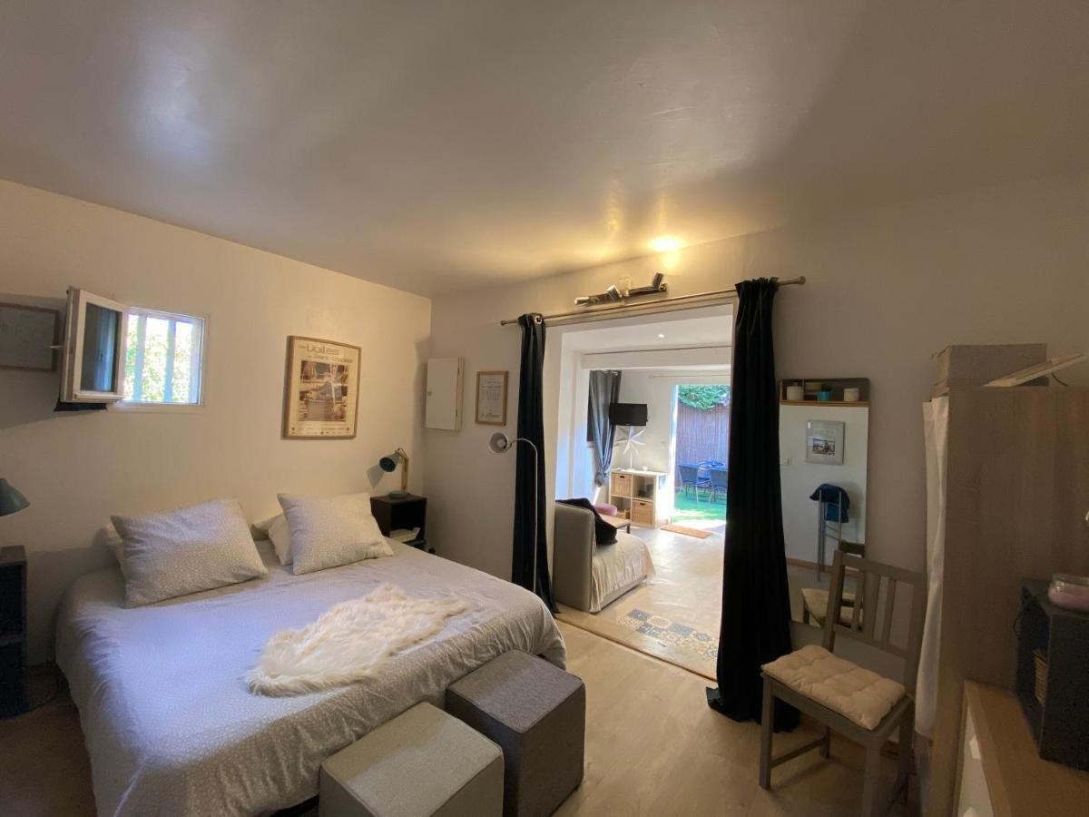 Agreable Studio Proche Sttropez Piscine Et Tennis Gassin Luaran gambar