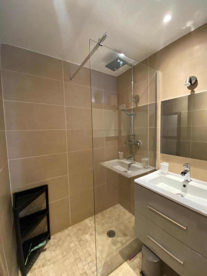 Agreable Studio Proche Sttropez Piscine Et Tennis Gassin Luaran gambar