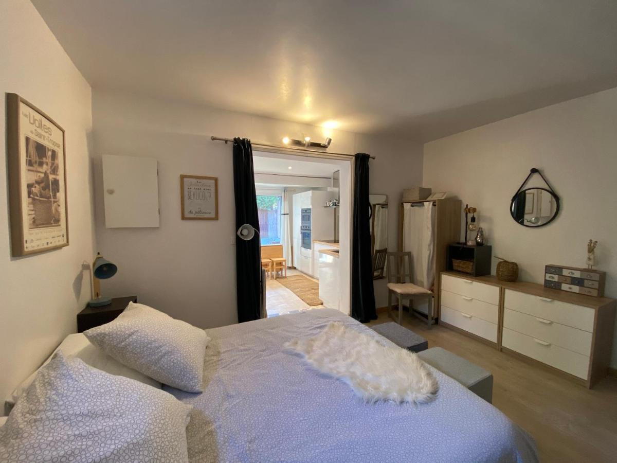 Agreable Studio Proche Sttropez Piscine Et Tennis Gassin Luaran gambar