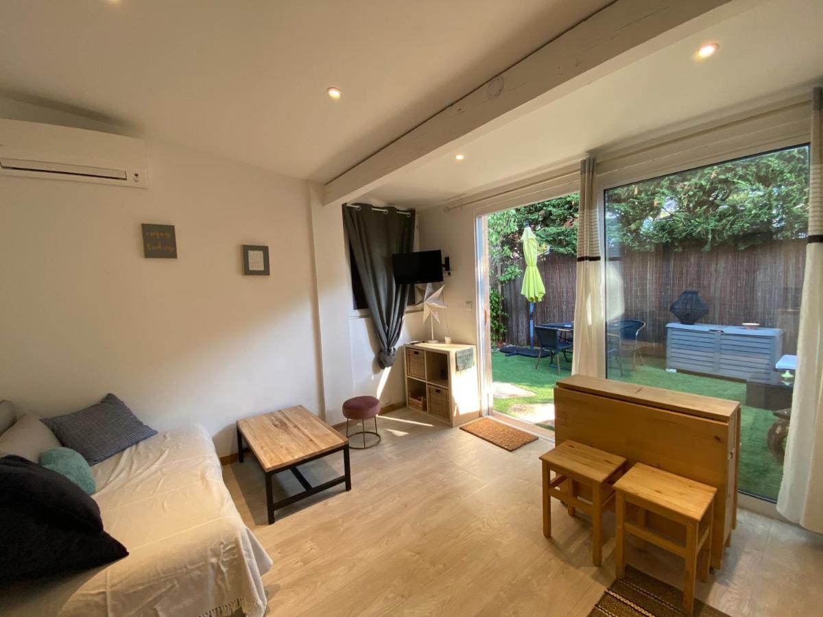 Agreable Studio Proche Sttropez Piscine Et Tennis Gassin Luaran gambar